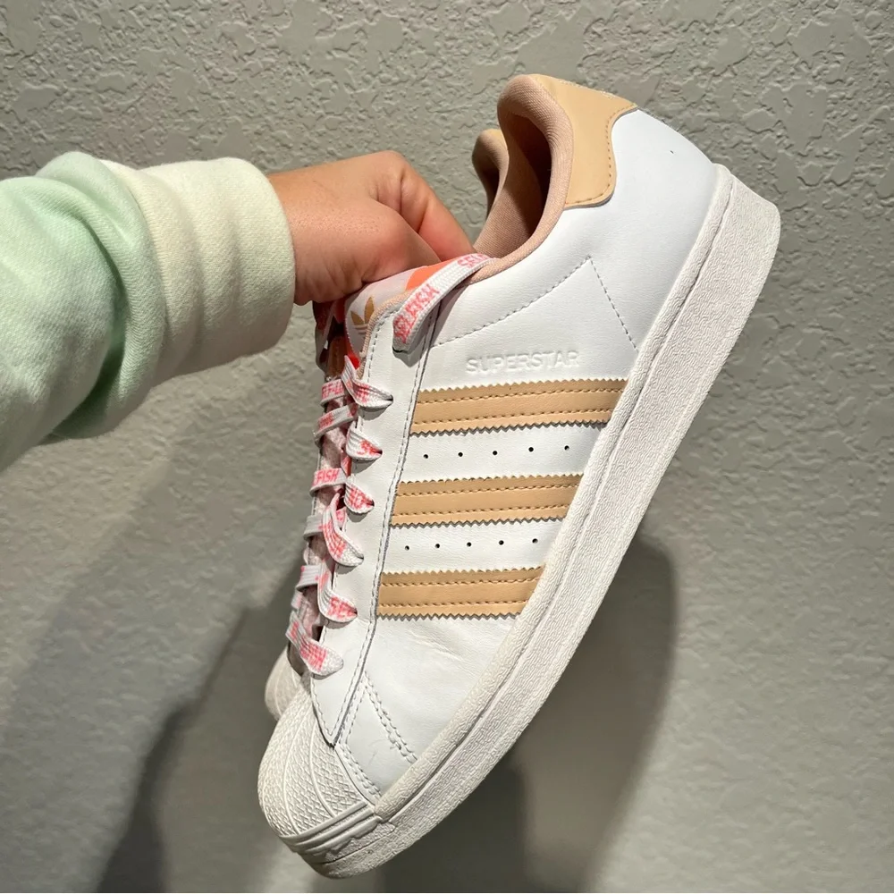 Adidas Originals‎ superstar white Limited Edition Self Love size 9